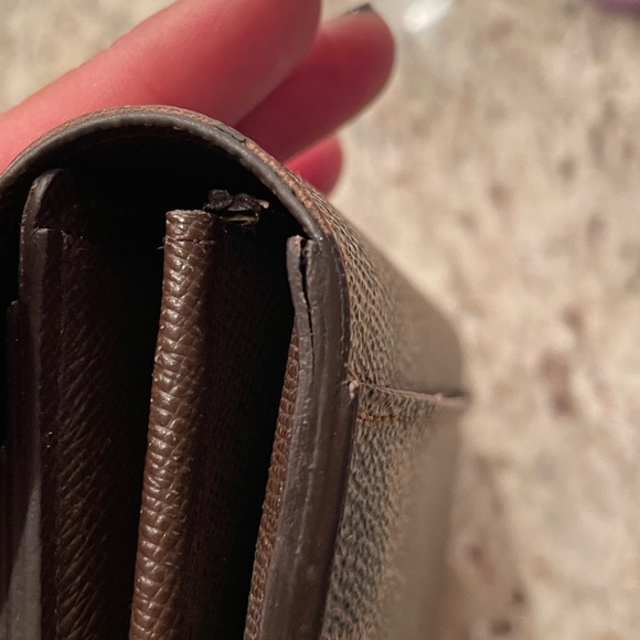 *SOLD* Louis Vuitton Sarah Wallet Damier Ebene - Picture 14 of 16